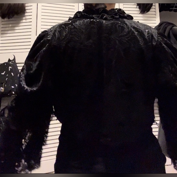 Dark in Love: Nocturnal Bloom Velvet Shrug (BW119) - Picture 7 of 7